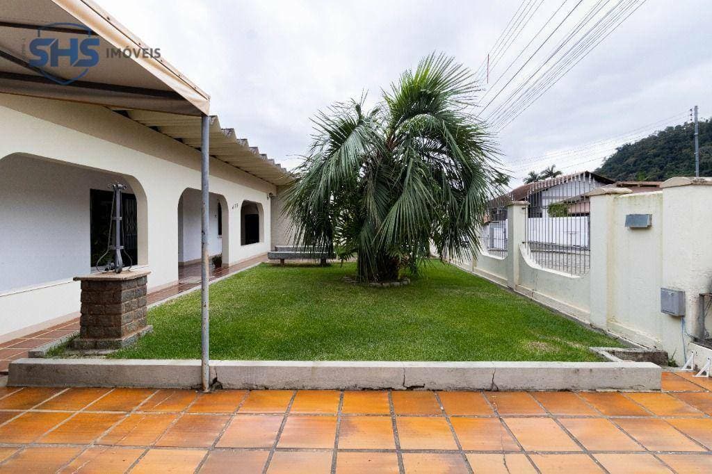 Casa com 3 dormitórios à venda, 226 m por R$ 750.000,00 - Água Verde - Blumenau/SC