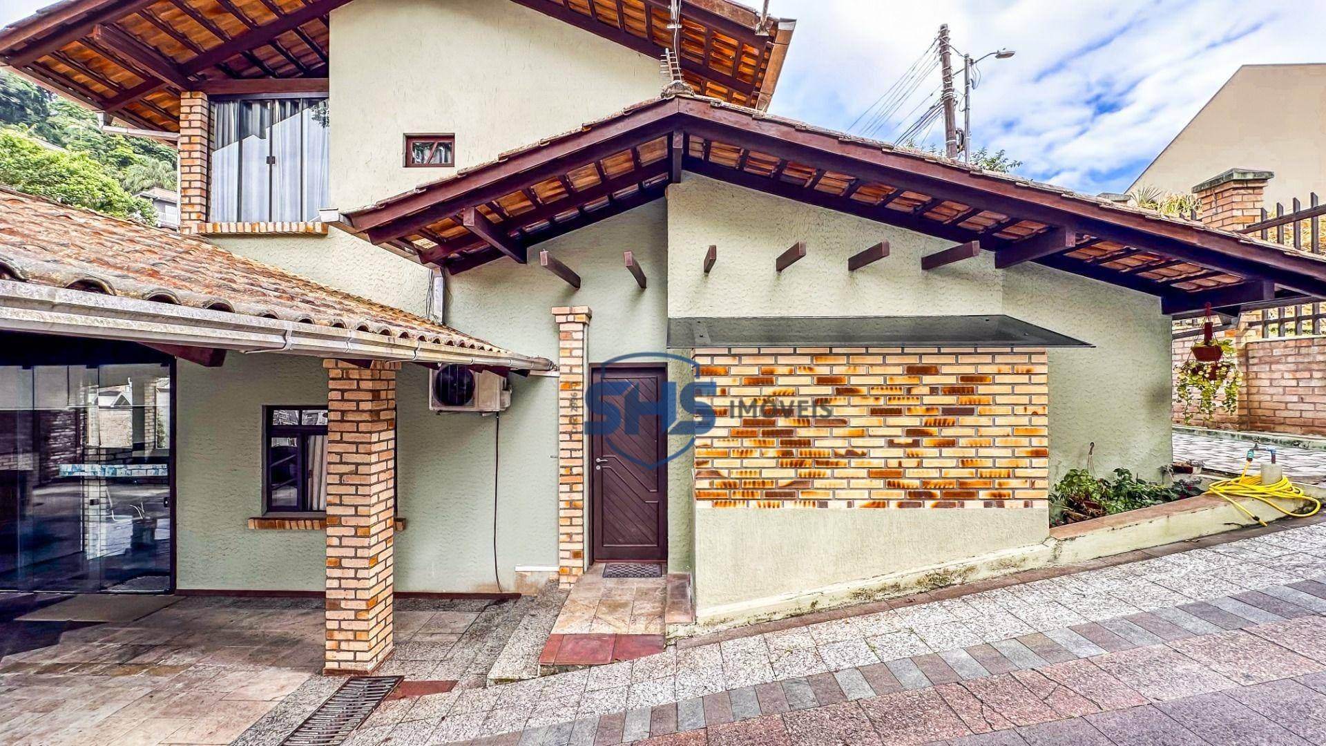 Casa com 04 dormitórios a venda no bairro Itoupava Seca - foto 1