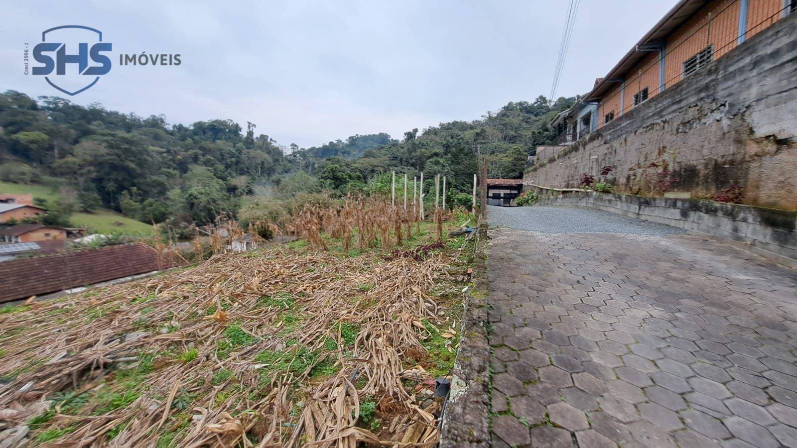 Terreno com 532m2 a venda no bairro Agua Verde