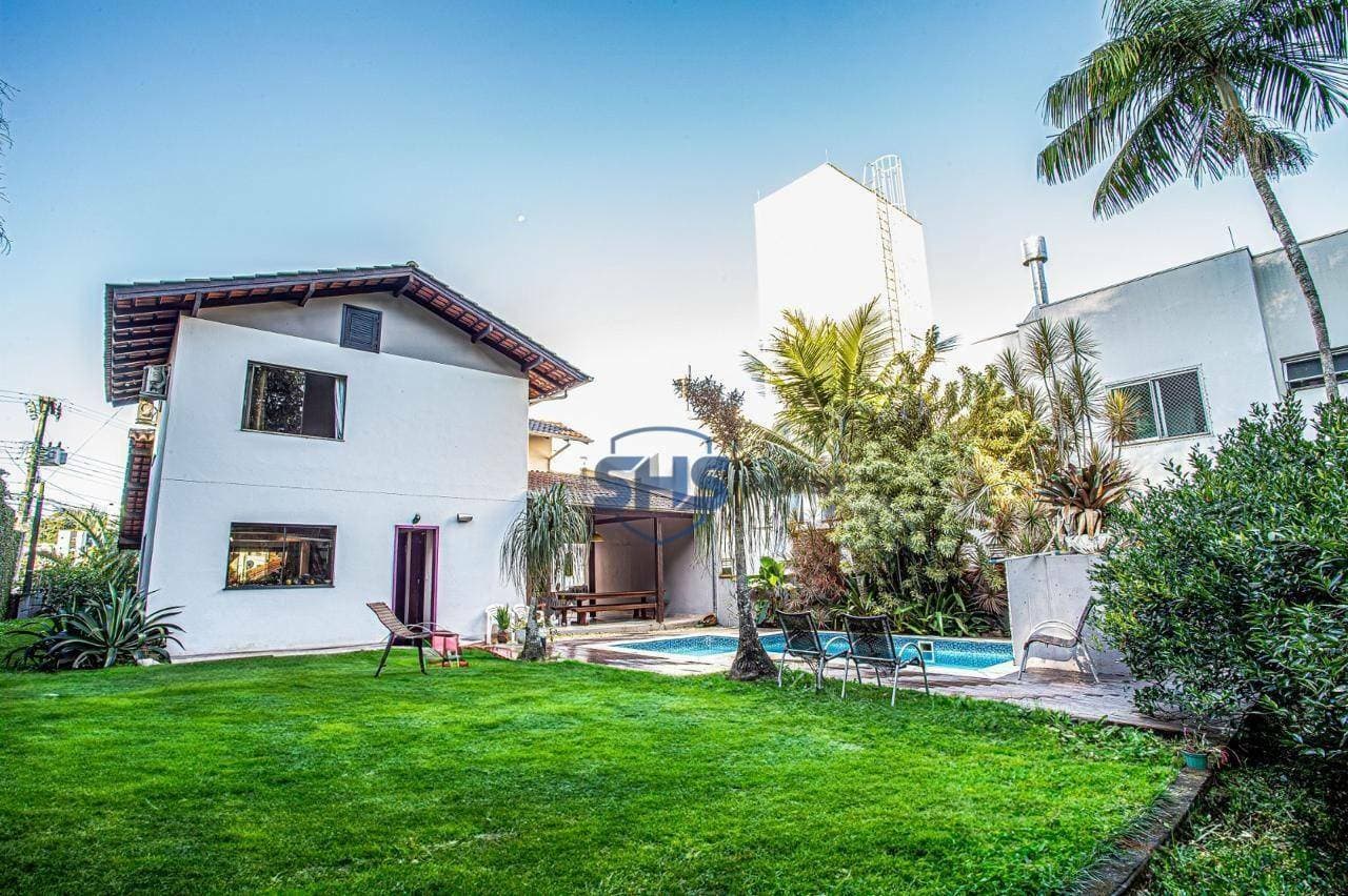 Casa com 3 dormitórios à venda, 200 m por R$ 1.400.000,00 - Velha - Blumenau/SC - foto 1
