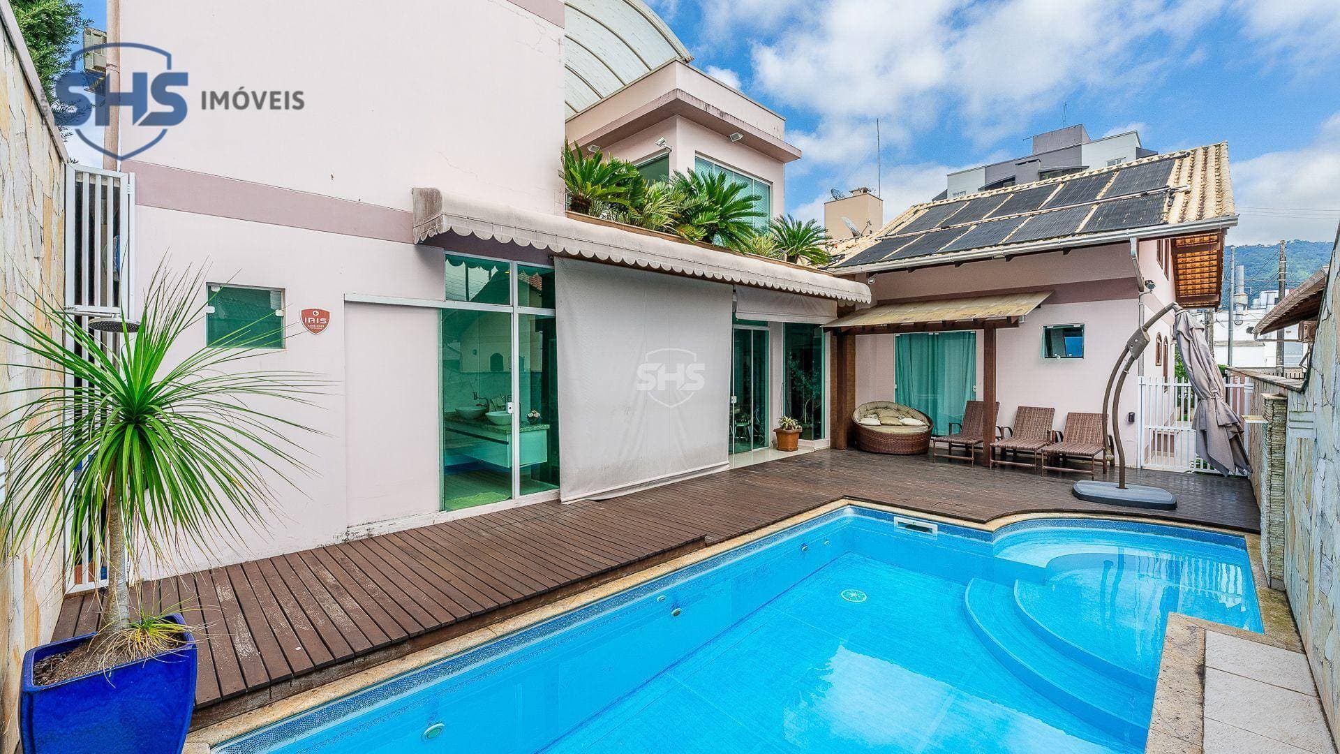 Casa com 3 dormitórios à venda, 425 m por R$ 1.800.000,00 - Garcia - Blumenau/SC - foto 1