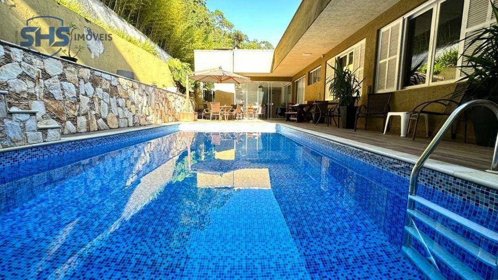Casa com 4 dormitórios à venda, 355 m por R$ 1.800.000,00 - Centro (Blumenau) - Blumenau/SC