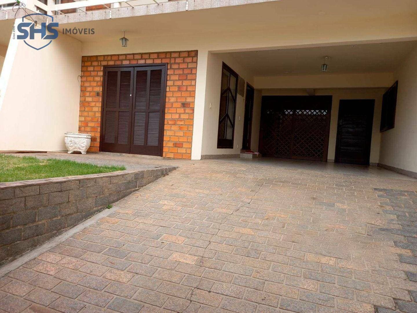 Casa com 3 dormitórios para alugar com 241 m - Velha - Blumenau/SC