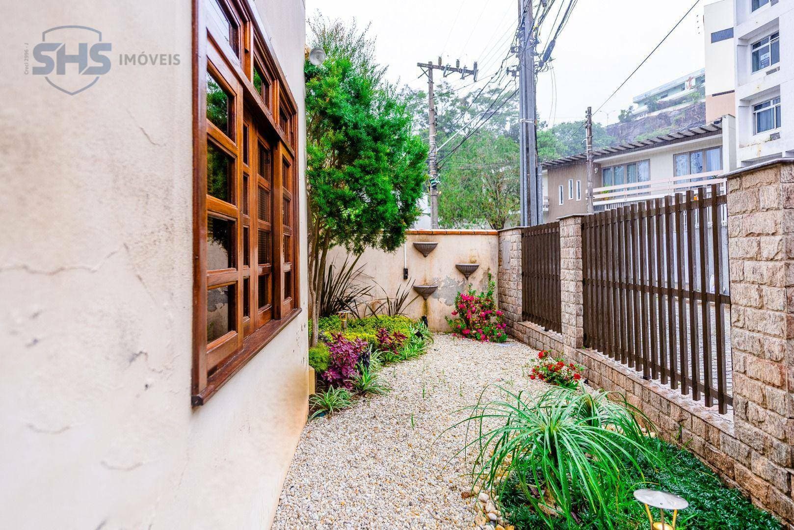 Casa com 3 dormitórios à venda, 482 m por R$ 1.700.000,00 - Petrópolis - Blumenau/SC