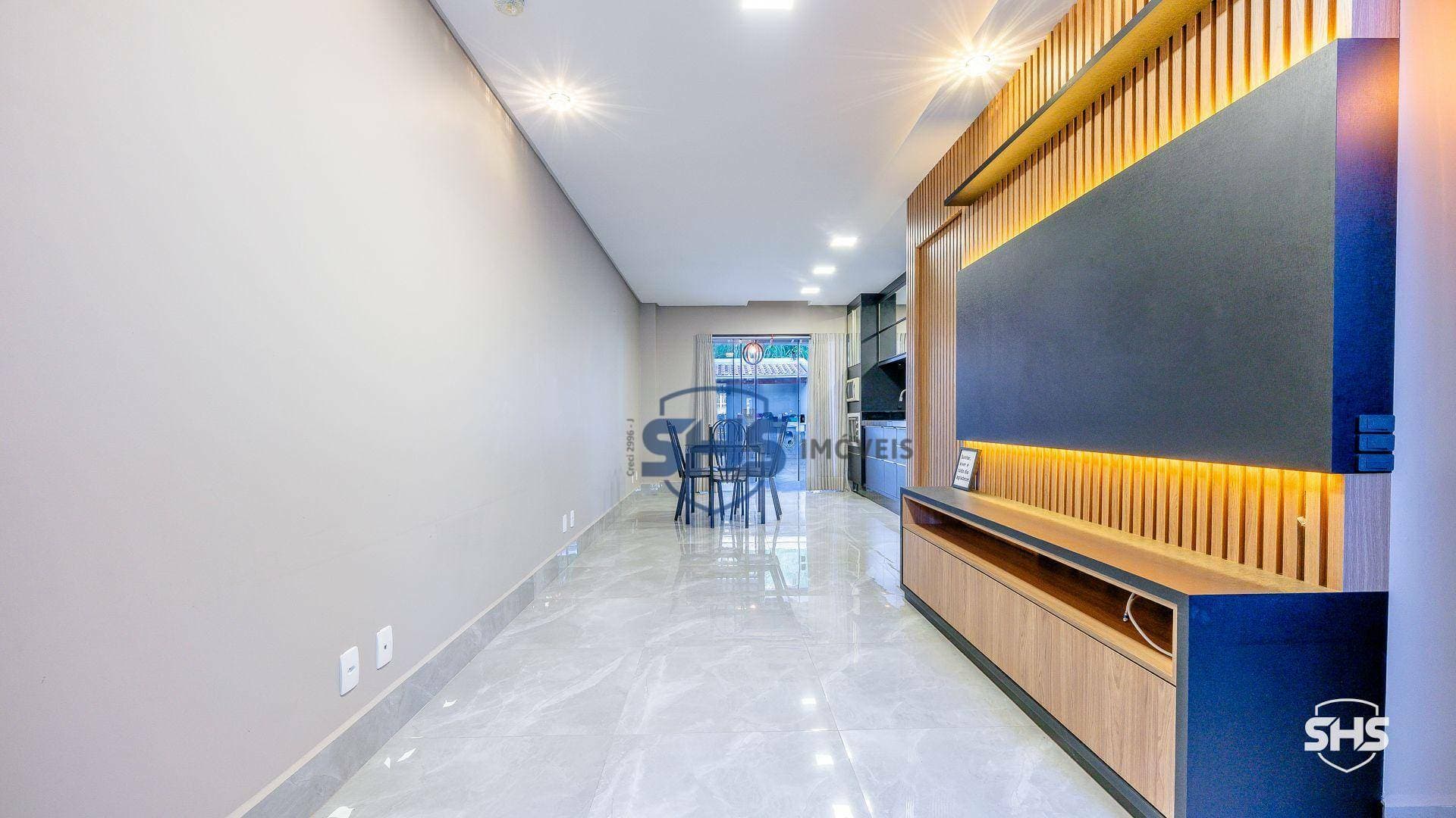 Sobrado com 2 suites no bairro Escola Agrícola