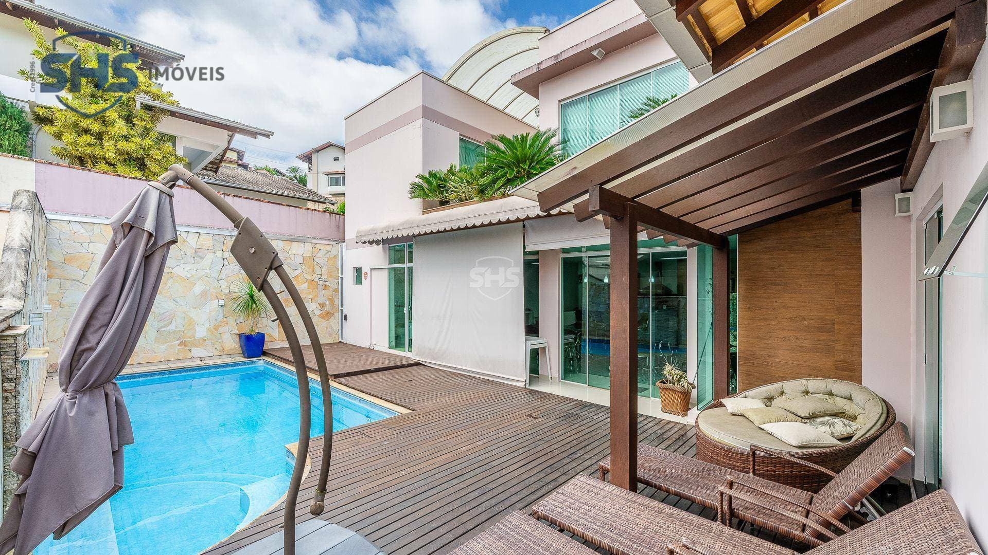 Casa com 3 dormitórios à venda, 425 m por R$ 1.800.000,00 - Garcia - Blumenau/SC