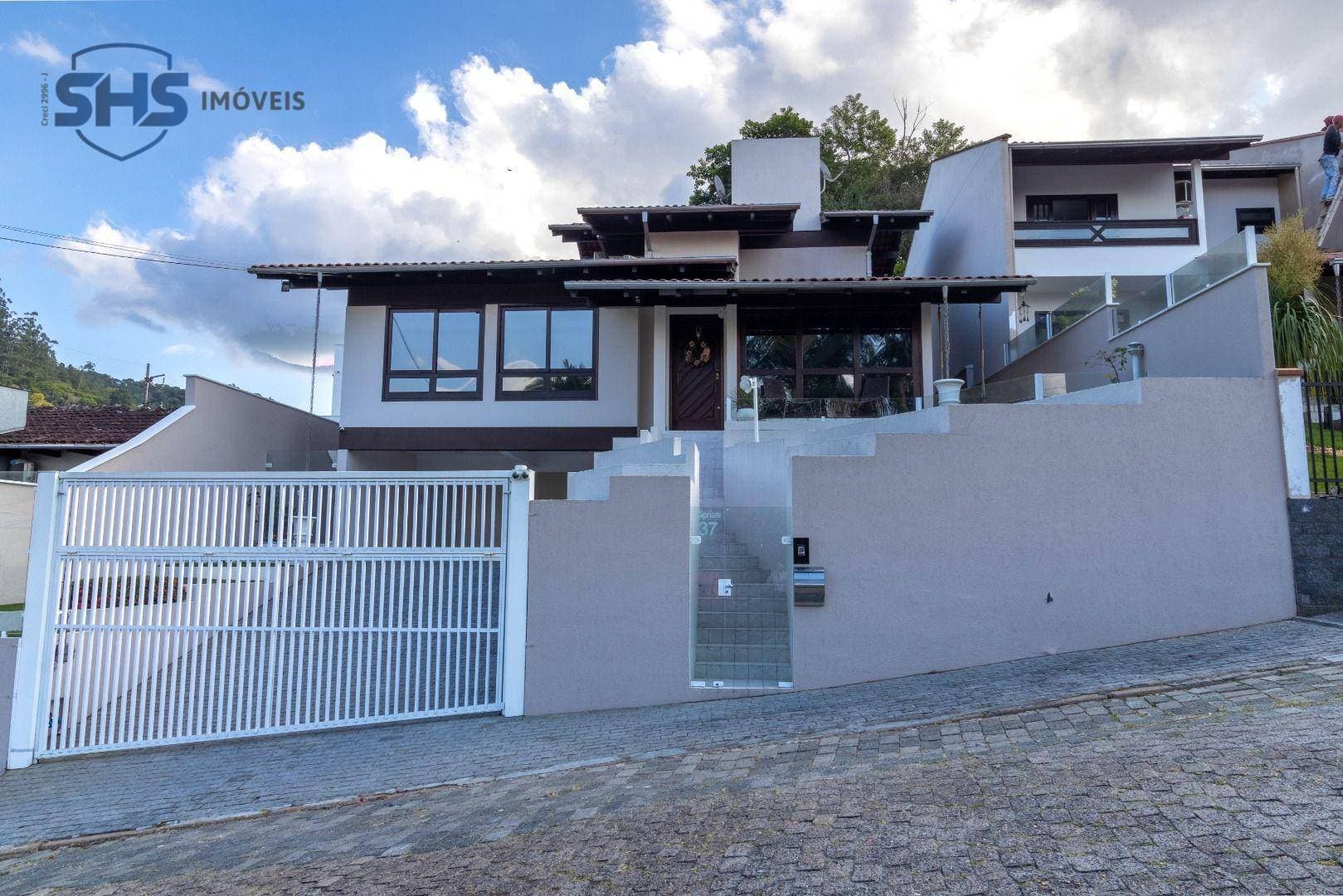 Casa com 4 dormitórios à venda, 266 m por R$ 2.500.000,00 - Velha - Blumenau/SC - foto 1