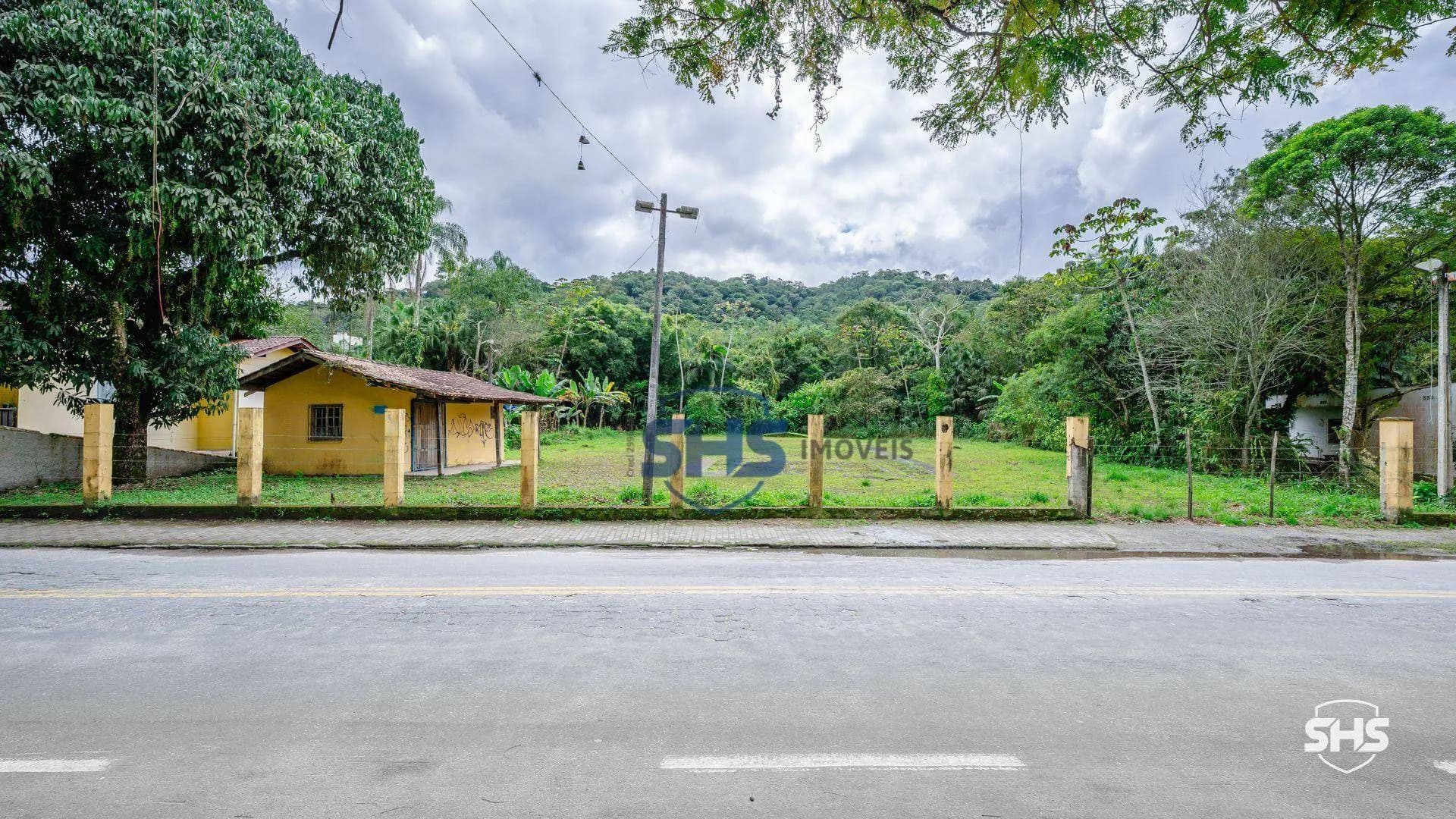 Terreno com 4.703,50m2 próximo ao Centro.