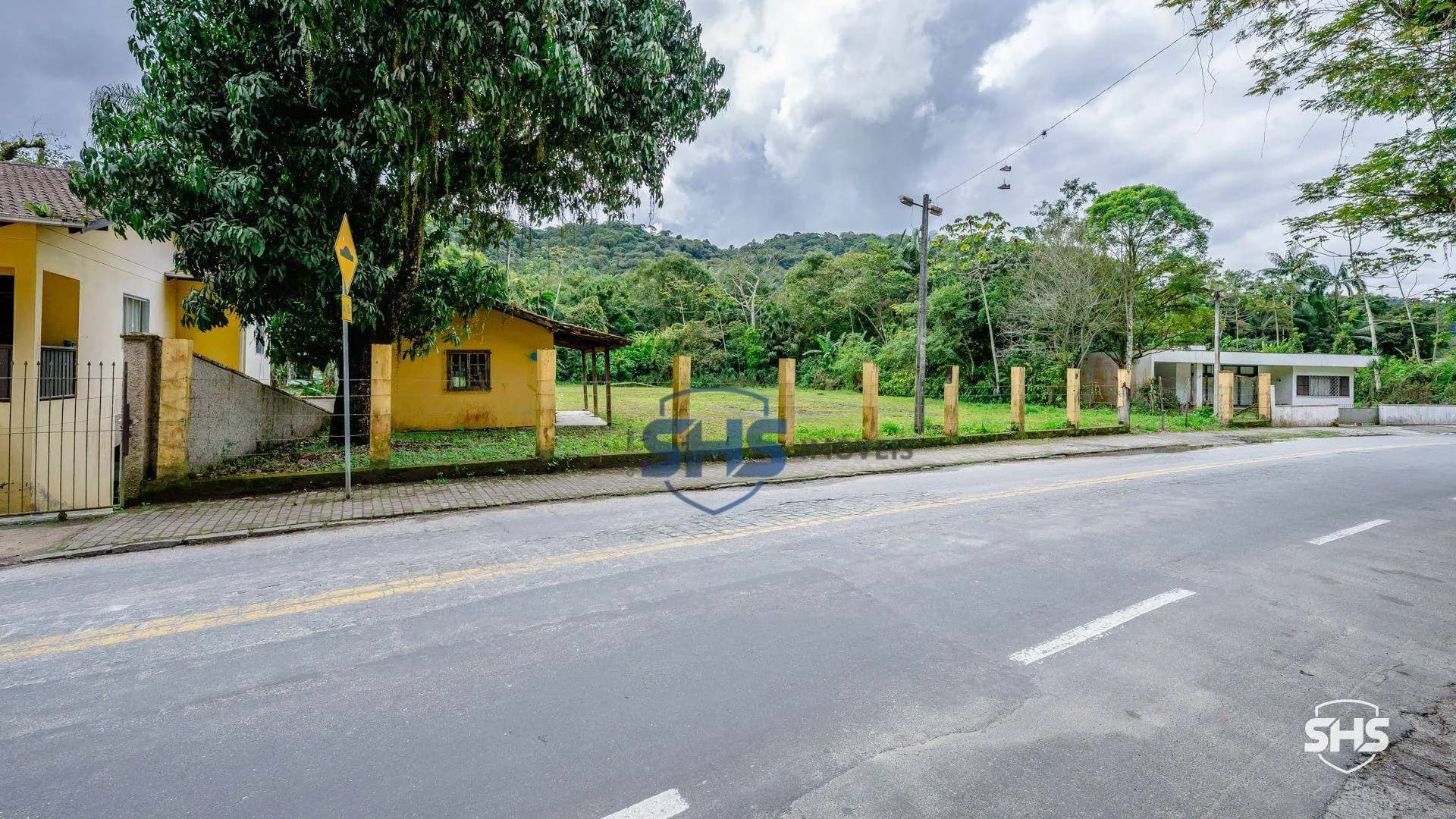 Terreno com 4.703,50m2 próximo ao Centro.