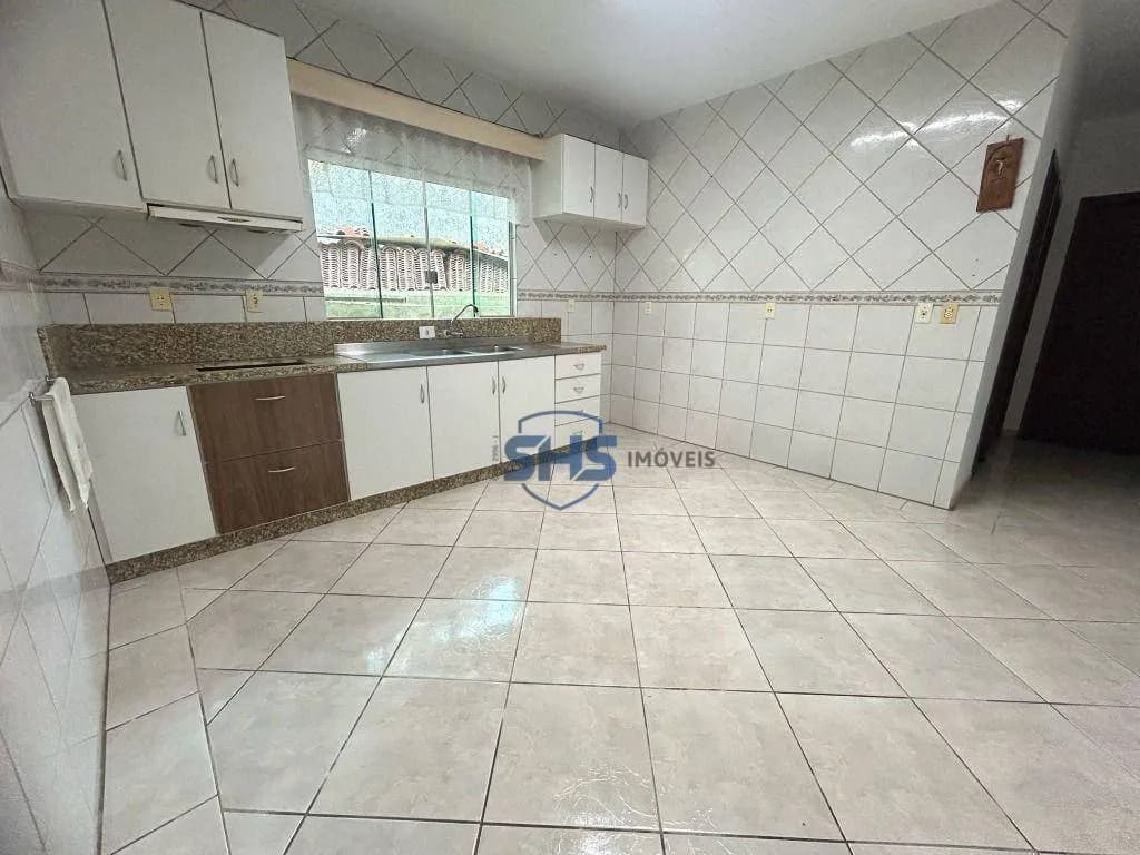 Casa com 3 dormitórios para alugar, 184 m por R$ 5.087,01/mês - Escola Agrícola - Blumenau/SC