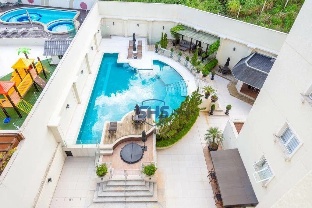 Apartamento em condomínio de luxo no bairro Jardim Blumenau