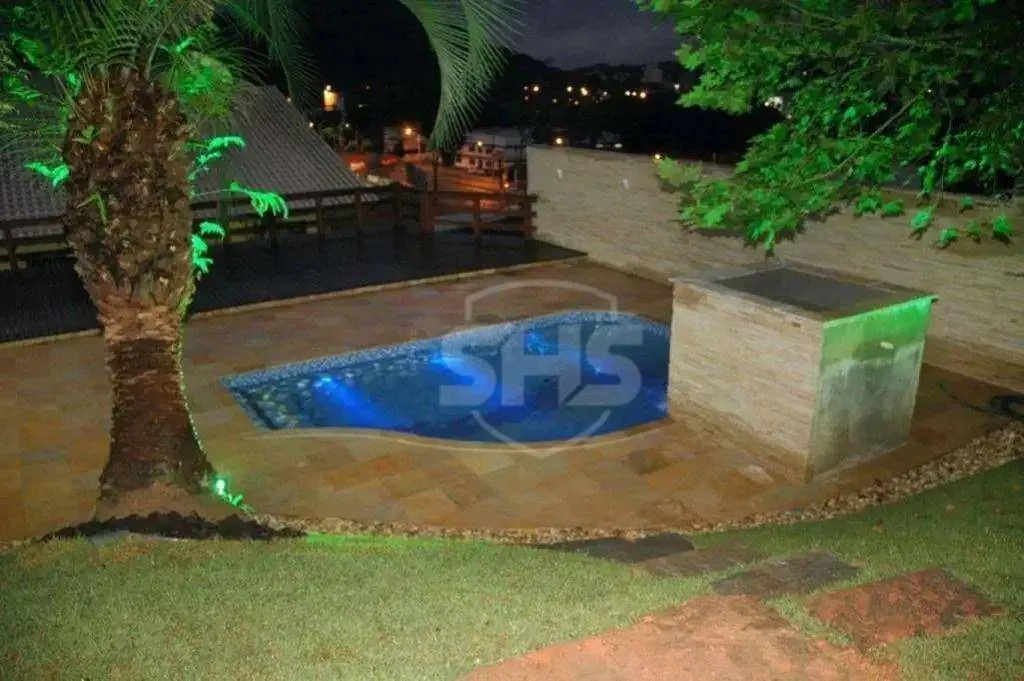 Casa com 3 dormitórios para alugar, 750 m por R$ 14.168,32/mês - Itoupava Norte - Blumenau/SC
