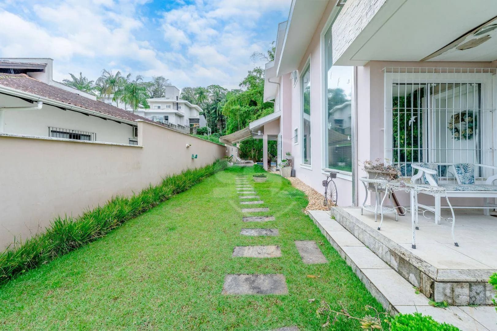 Casa com 3 dormitórios à venda, 245 m por R$ 2.390.000,00 - Escola Agrícola - Blumenau/SC