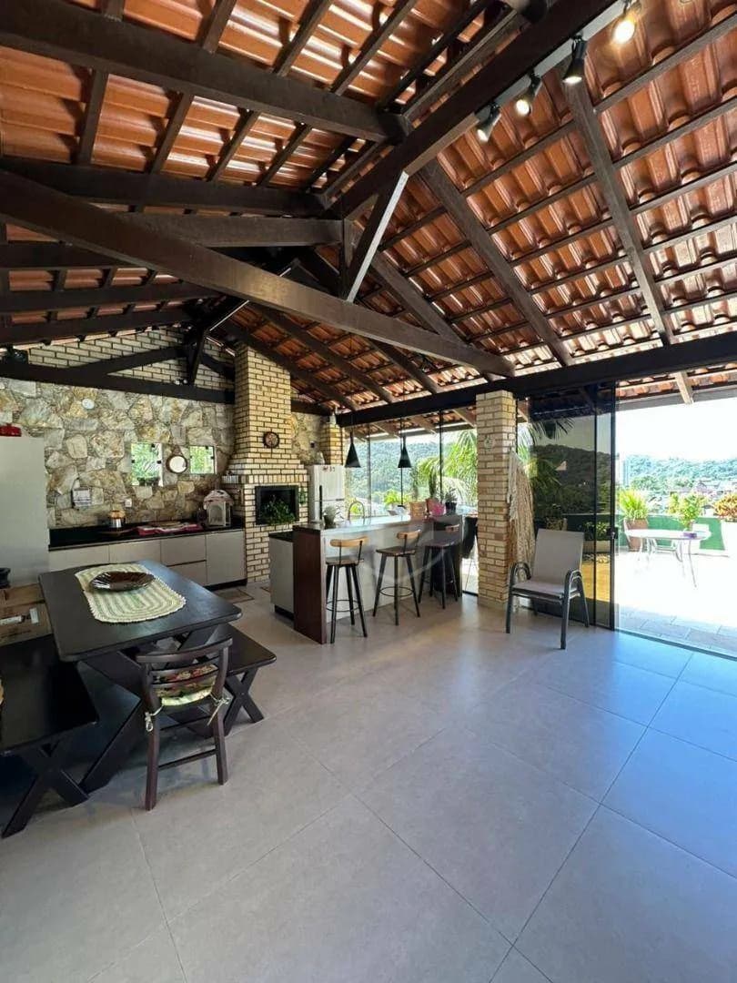 Casa com 3 dormitórios à venda, 231 m por R$ 2.000.000,00 - Garcia - Blumenau/SC