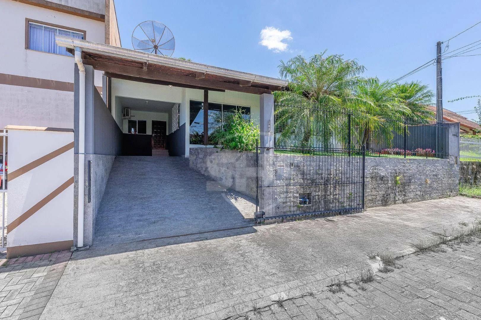 Casa com 4 dormitórios à venda, 164 m por R$ 739.000,00 - Água Verde - Blumenau/SC