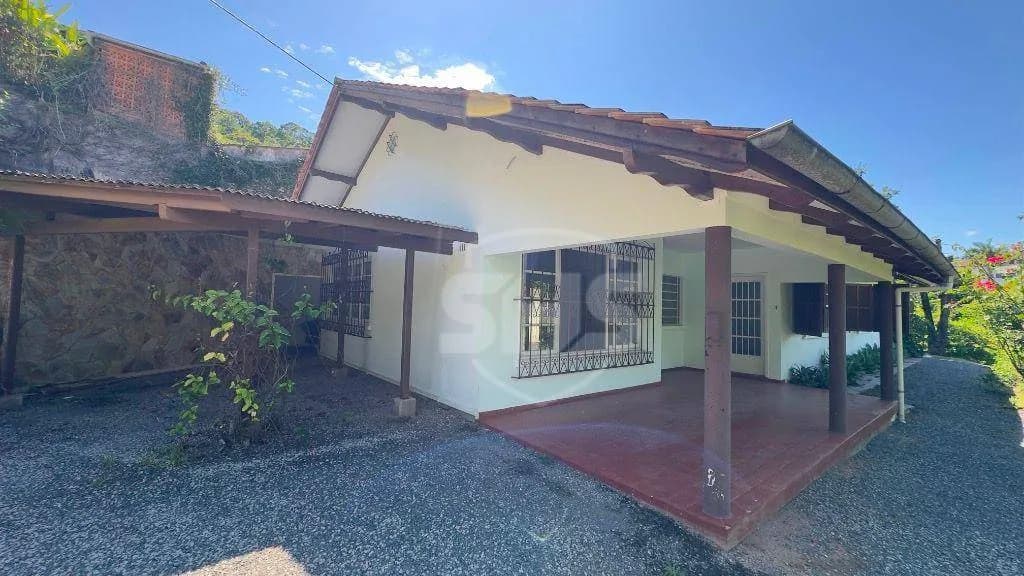 Casa com 6 dormitórios para alugar, 240 m por R$ 6.672,28/mês - Bom Retiro - Blumenau/SC - foto 1