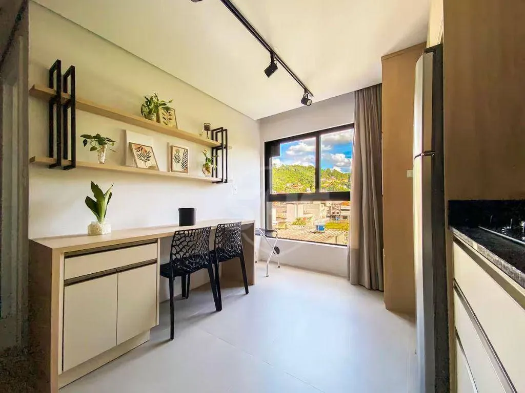 Apartamento com 1 dormitório para alugar, 27 m por R$ 3.070,18/mês - Centro (Blumenau) - Blumenau/SC