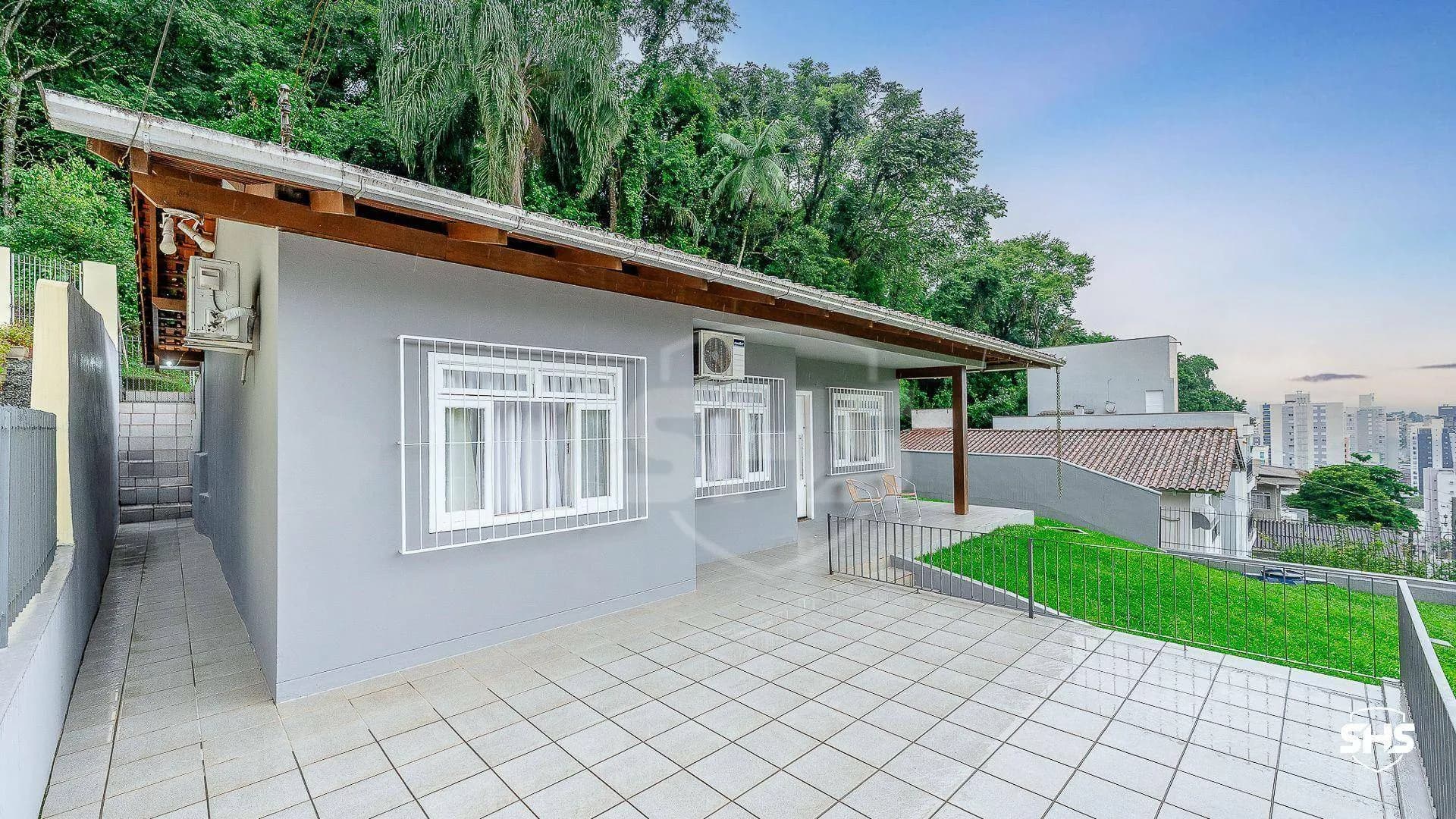 Casa com 3 dormitórios à venda, 153 m por R$ 1.190.000,00 - Vila Nova - Blumenau/SC