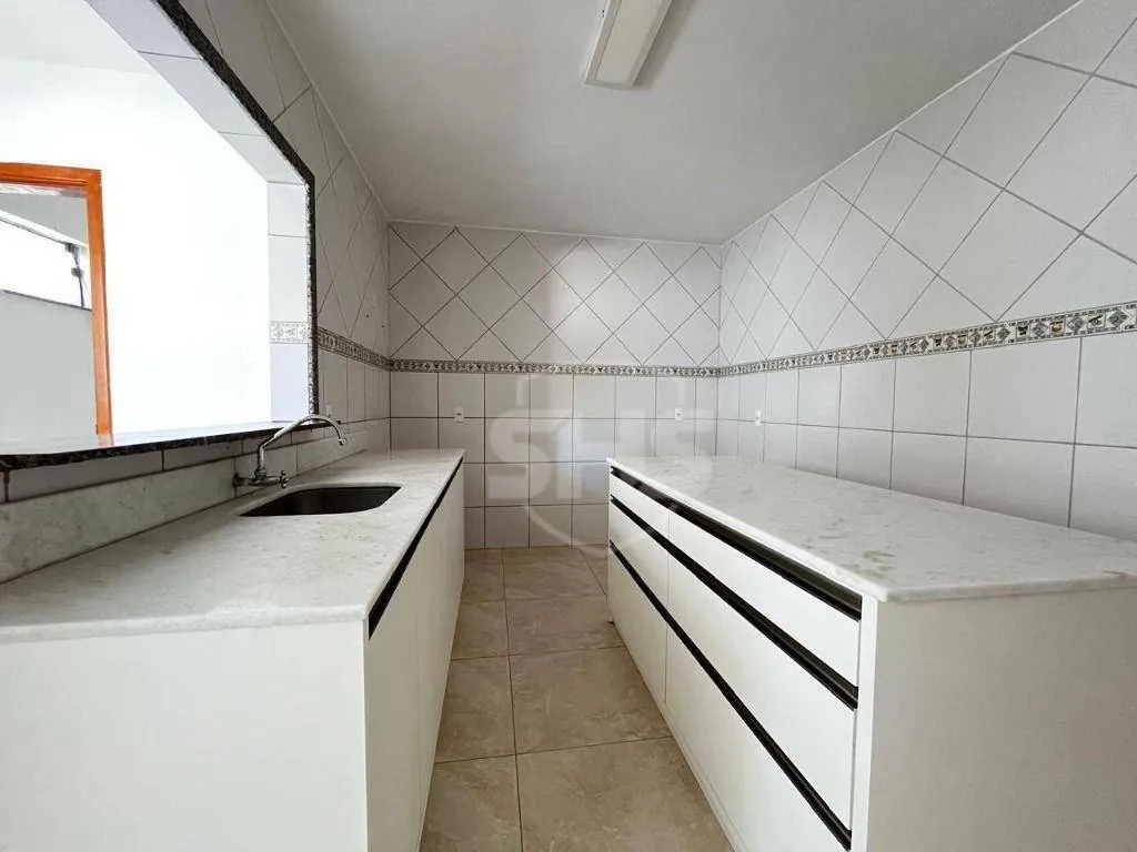 Apartamento com 3 dormitórios para alugar, 110 m por R$ 2.474,00/mês - Velha - Blumenau/SC