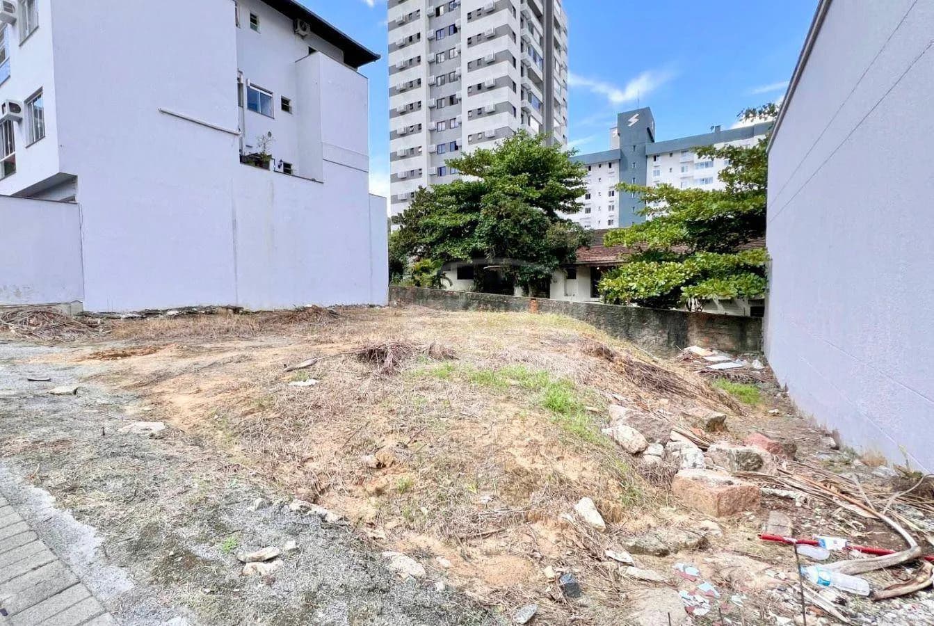 Terreno à venda, 300 m por R$ 600.000,00 - Vila Nova - Blumenau/SC