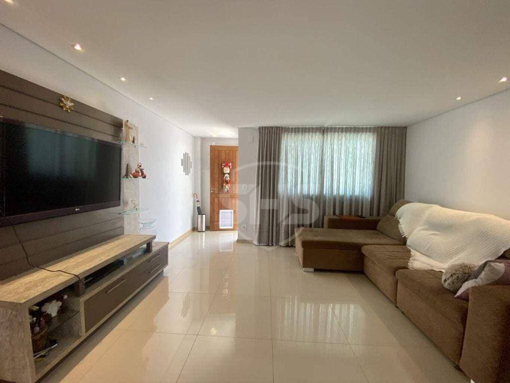 Casa com 3 dormitórios para alugar, 93 m por R$ 3.952,75/mês - Água Verde - Blumenau/SC