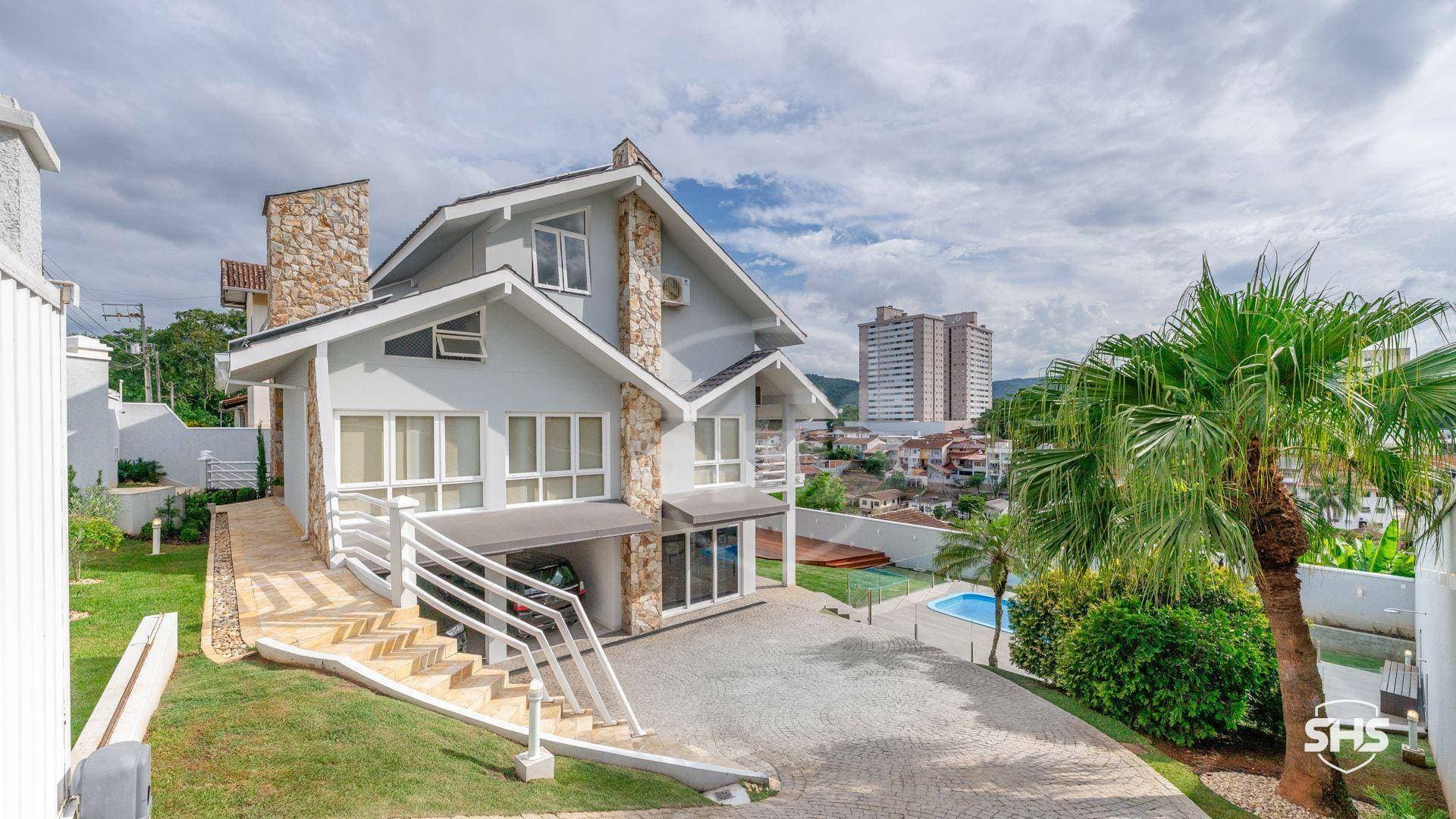 Casa com 3 dormitórios à venda, 379 m por R$ 3.490.000,00 - Velha - Blumenau/SC